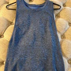 Beautiful blue lulu tank. Size 6 in like new condition